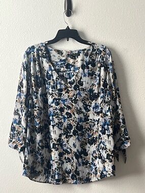 Zac & Rachel Blue, Black, Tan Floral V-Neck Tie-Sleeve Blouse, Size 2X